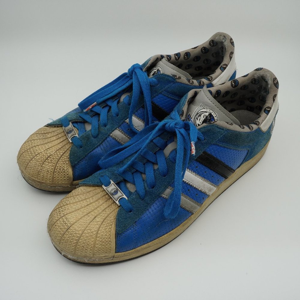 Adidas Superstars Dallas Mavericks NBA Edition - Size 13